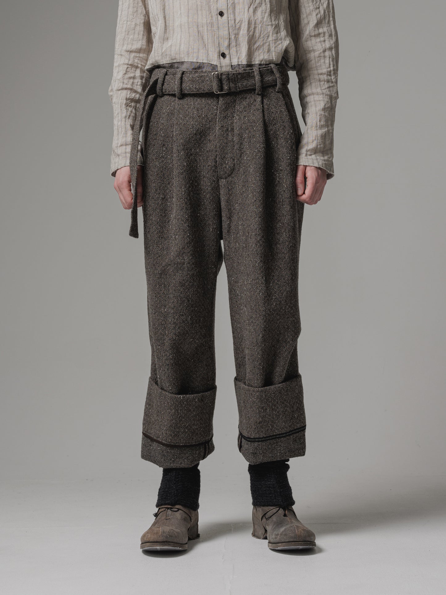 
                  
                    [ISO] shetland wool wide trousers
                  
                