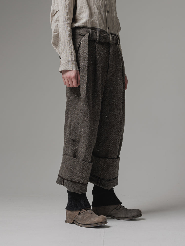 
                  
                    [ISO] shetland wool wide trousers
                  
                