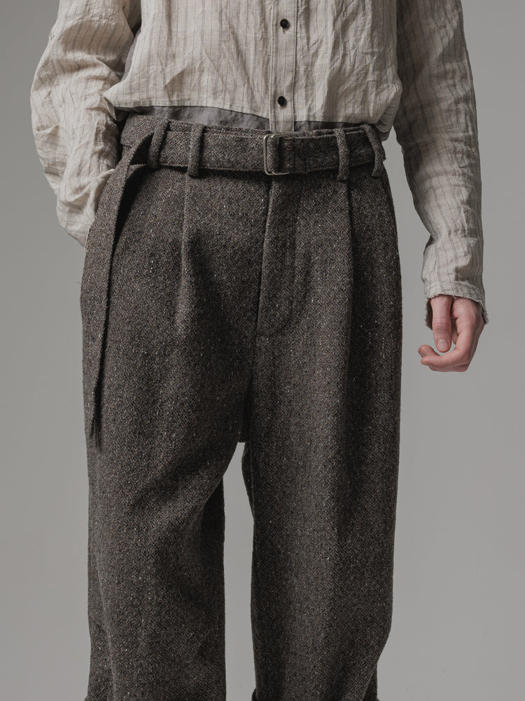 
                  
                    [ISO] shetland wool wide trousers
                  
                