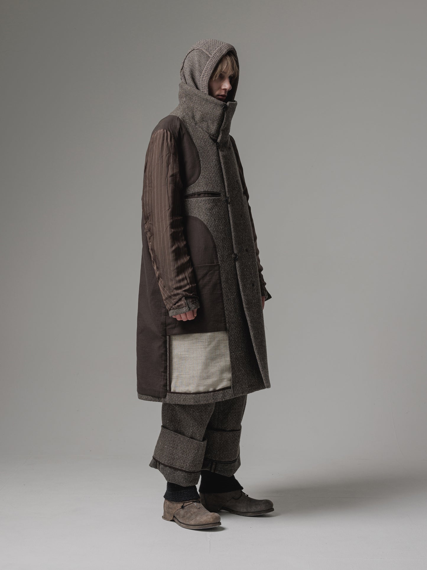 
                  
                    [ISO] shetland wool high neck coat
                  
                