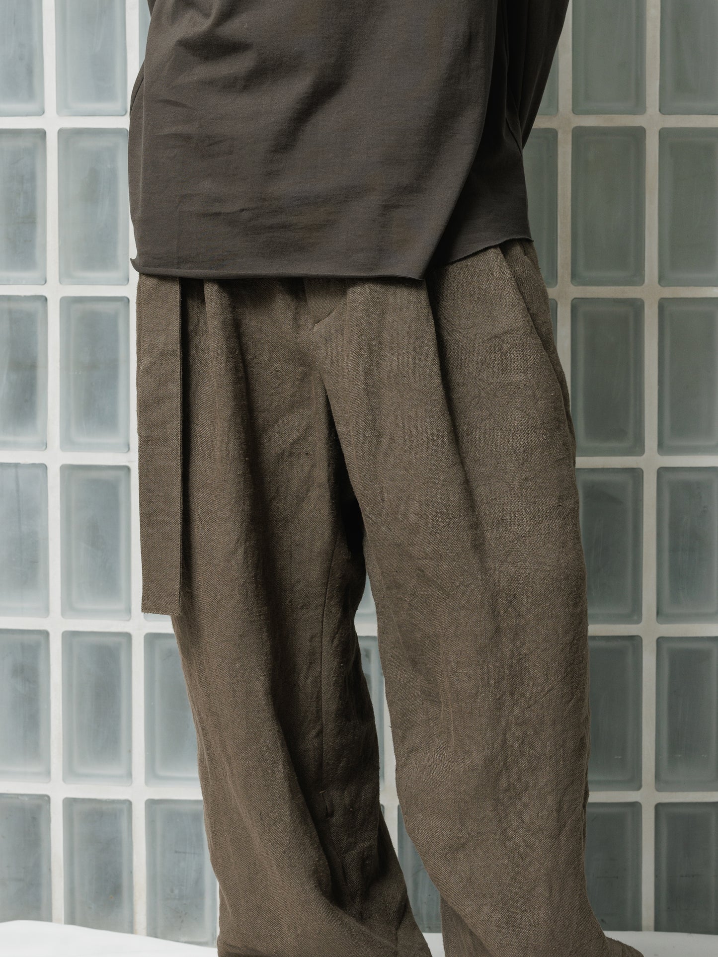
                  
                    [ISO] Linen Wide Trousers
                  
                