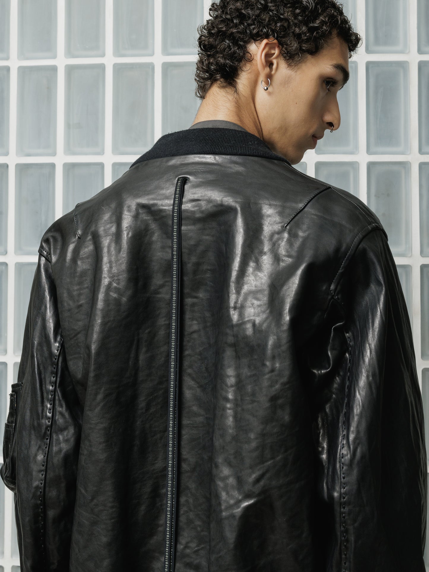 
                  
                    [ISO] ×incarnation Horsehide Bomber Jacket
                  
                