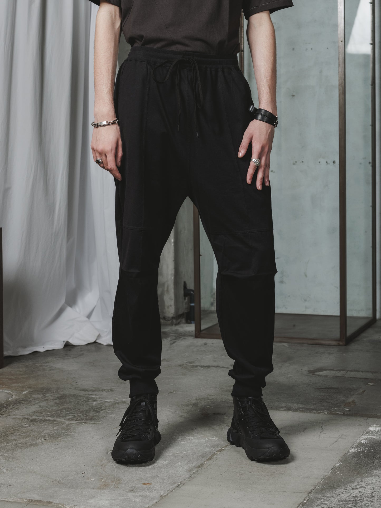 
                  
                    EXCLUSIVE COTTON JERSEY JOGGER PANTS
                  
                