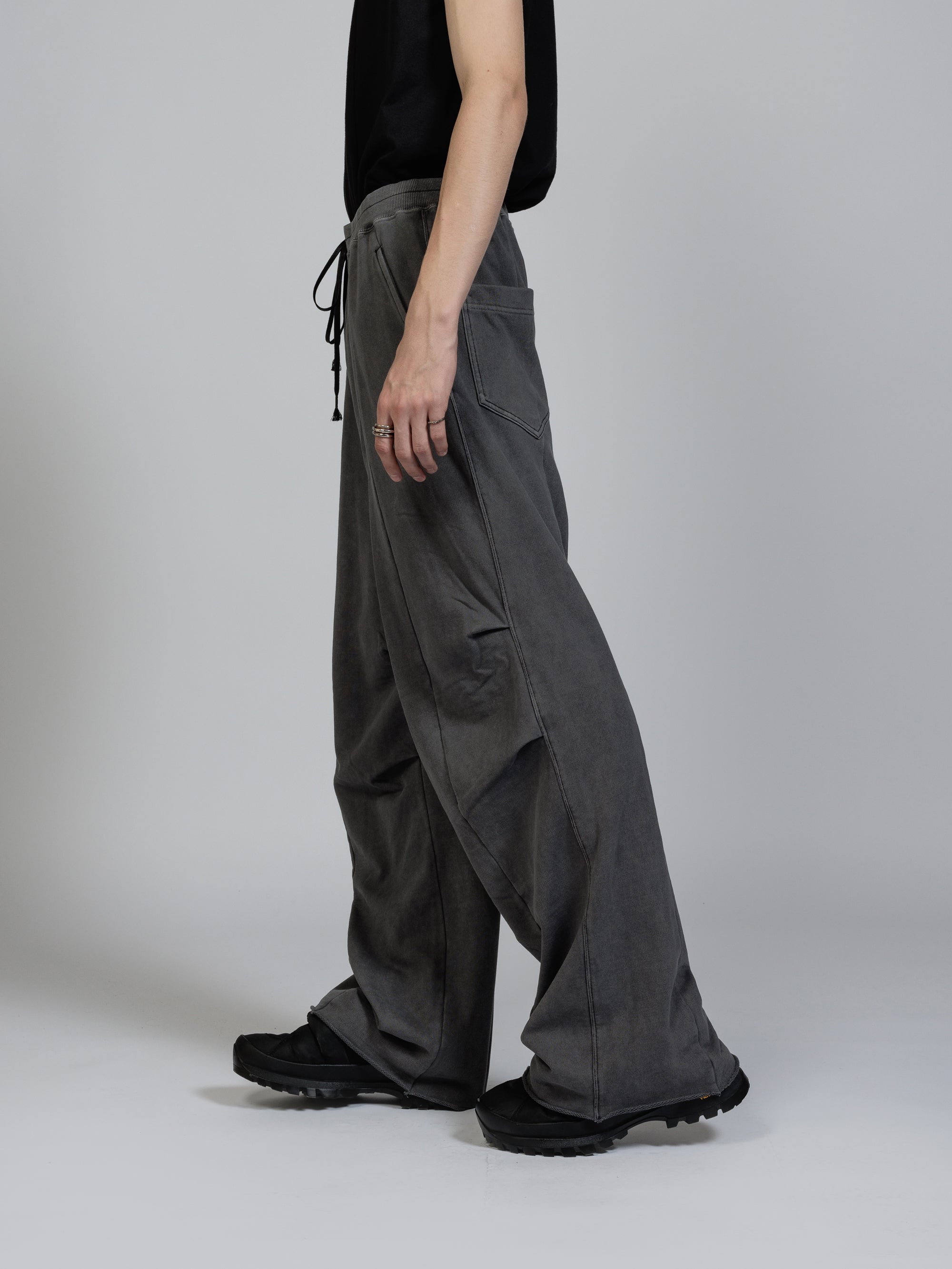 THE VIRIDI-ANNE（ザ ヴィリディアン） TVA 25SS Sweat wide pants（裏