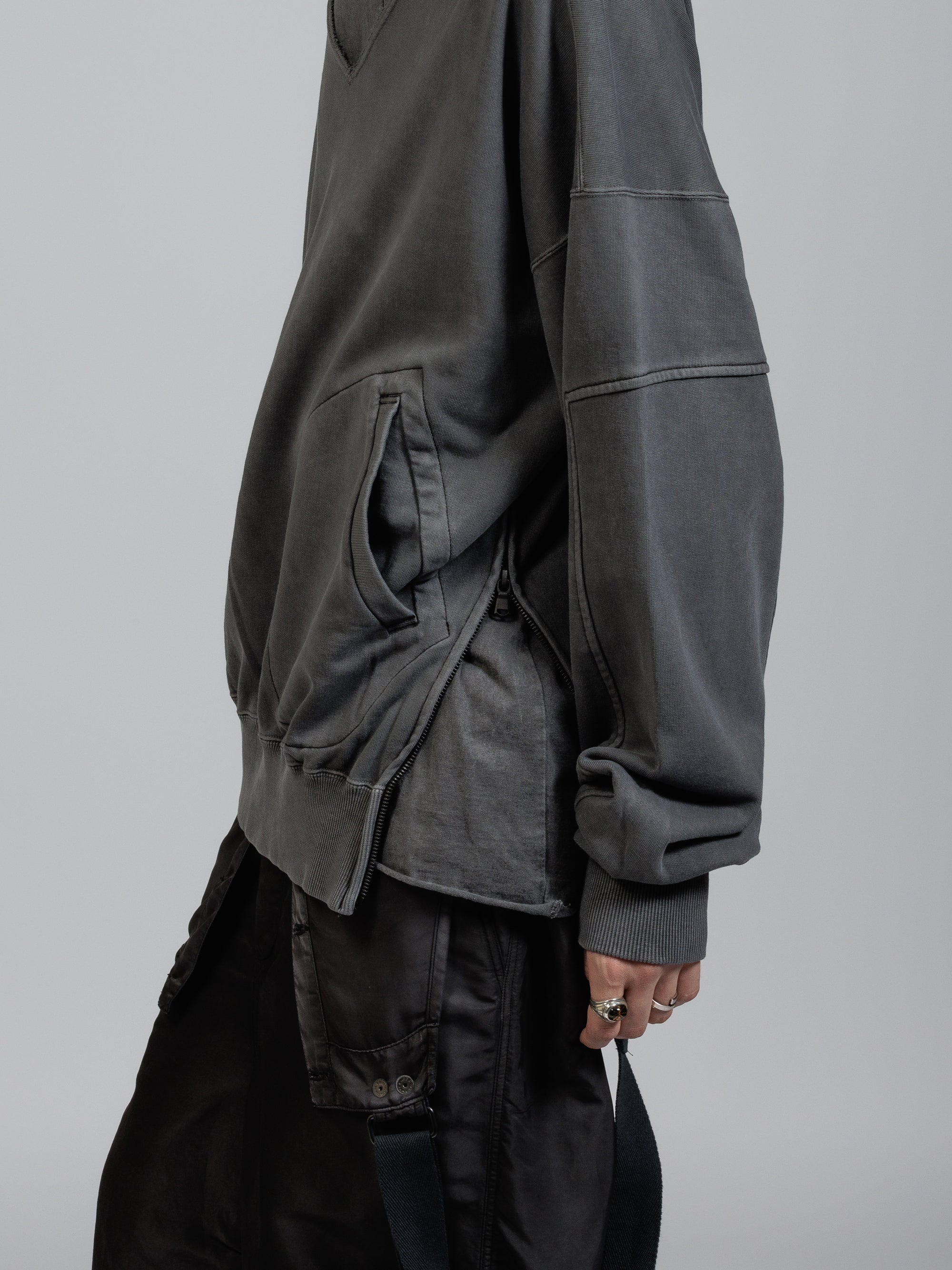 THE VIRIDI-ANNE TVA 25SS Sweat v-necked pullover – The Viridi-anne