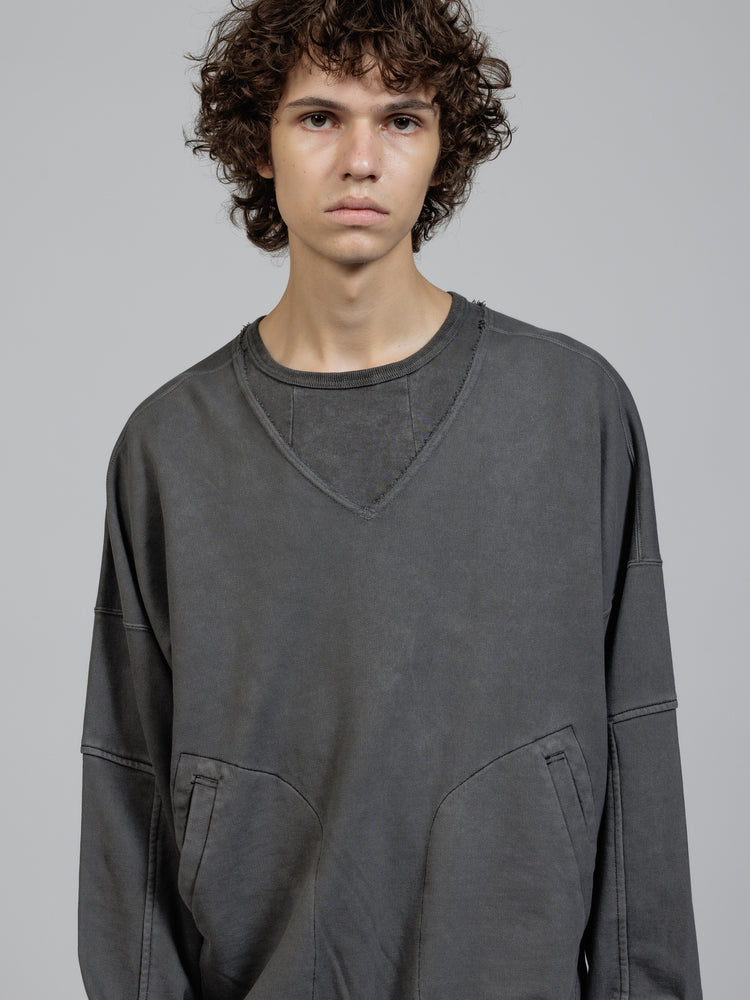
                  
                    Sweat v-necked pullover
                  
                