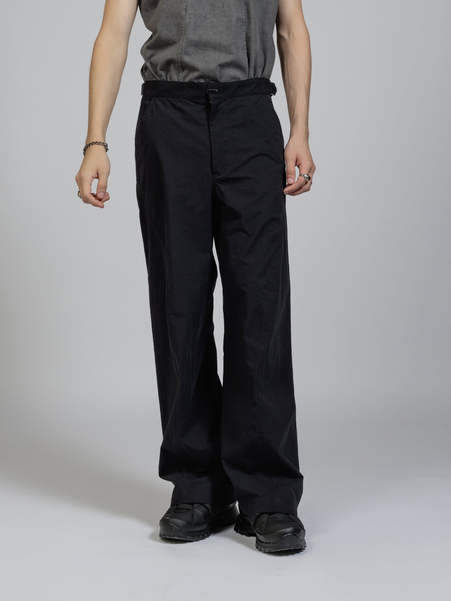 
                  
                    Ripstop wide-trousers
                  
                