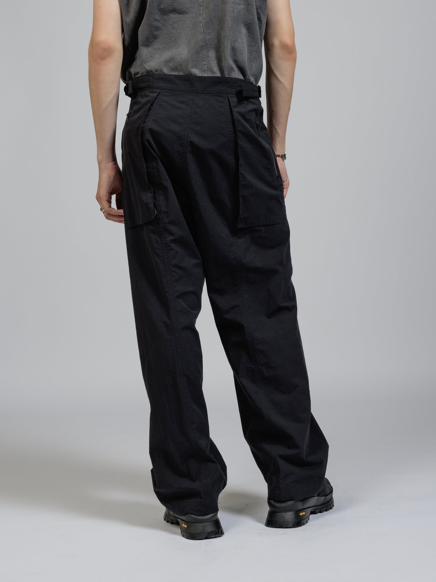 
                  
                    Ripstop wide-trousers
                  
                