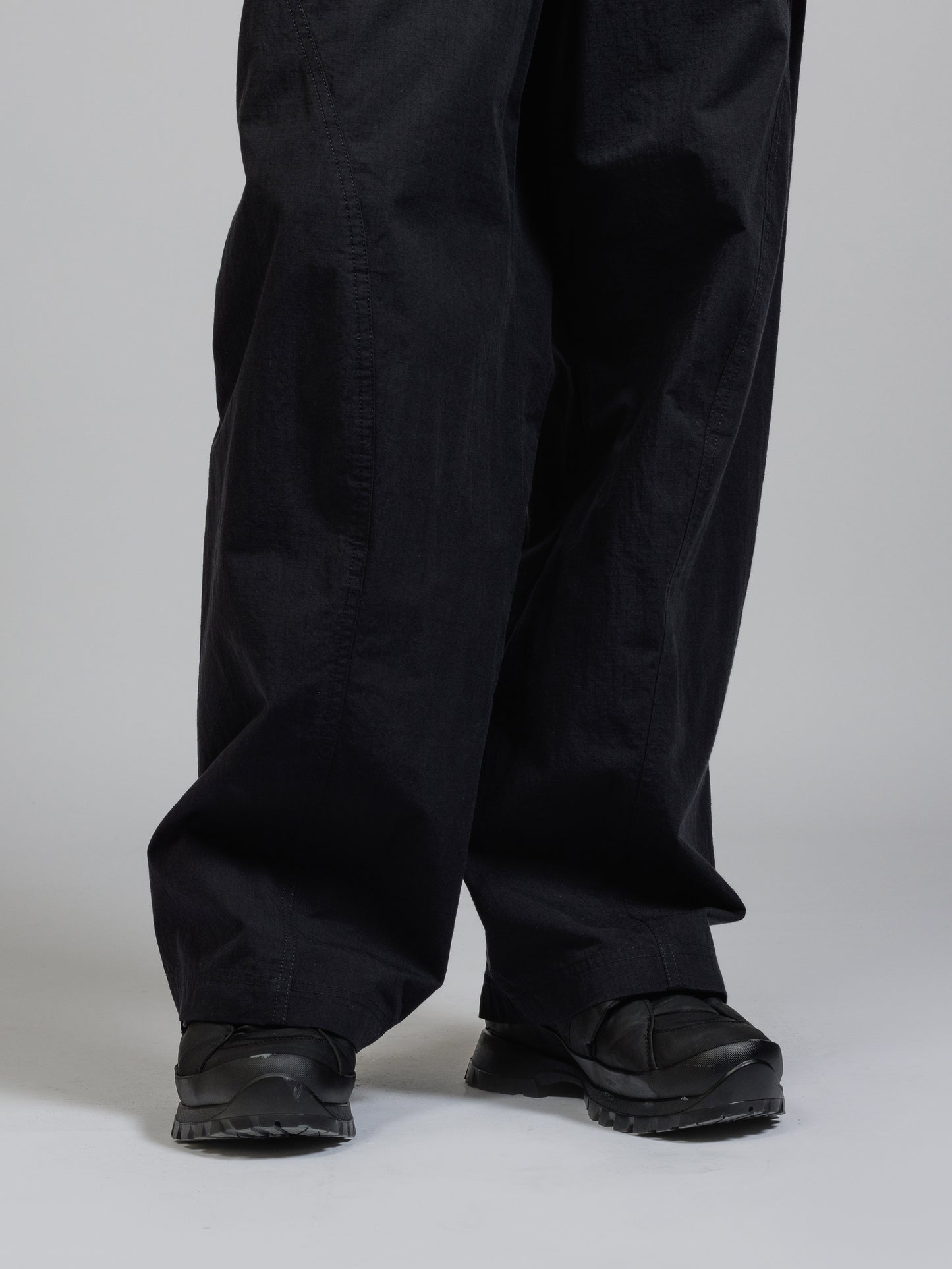 
                  
                    Ripstop wide-trousers
                  
                