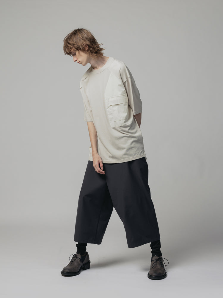 
                  
                    WATER-REPELLENT WRAPPED PANTS
                  
                