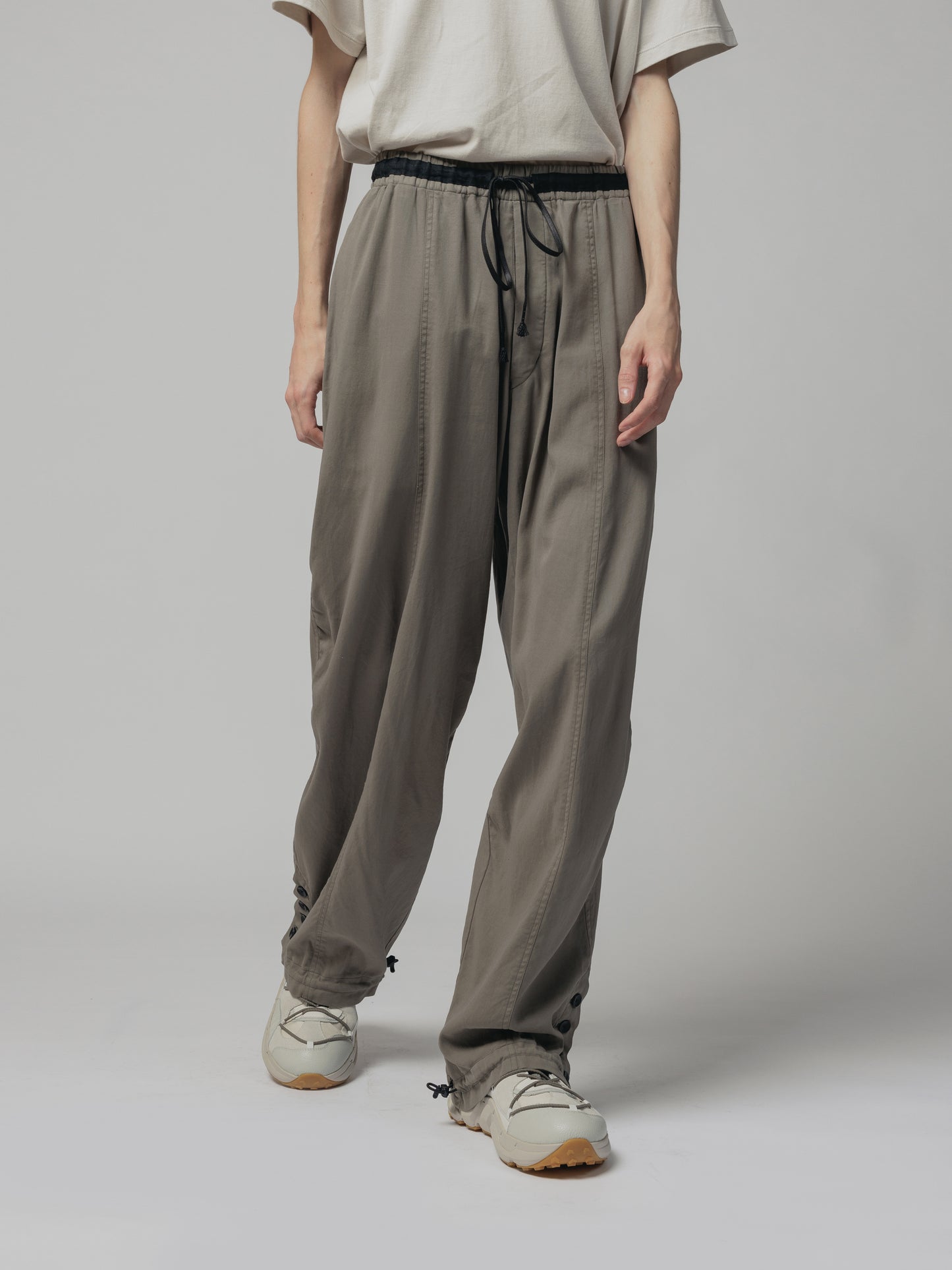 
                  
                    COTTON WIDE PANTS
                  
                