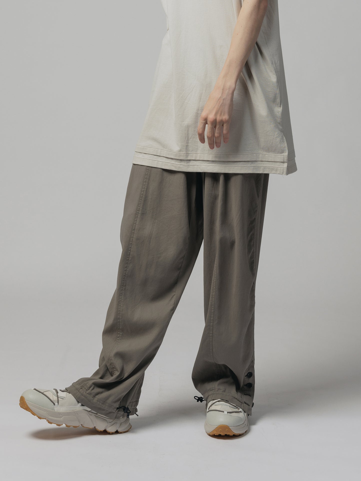 
                  
                    COTTON WIDE PANTS
                  
                