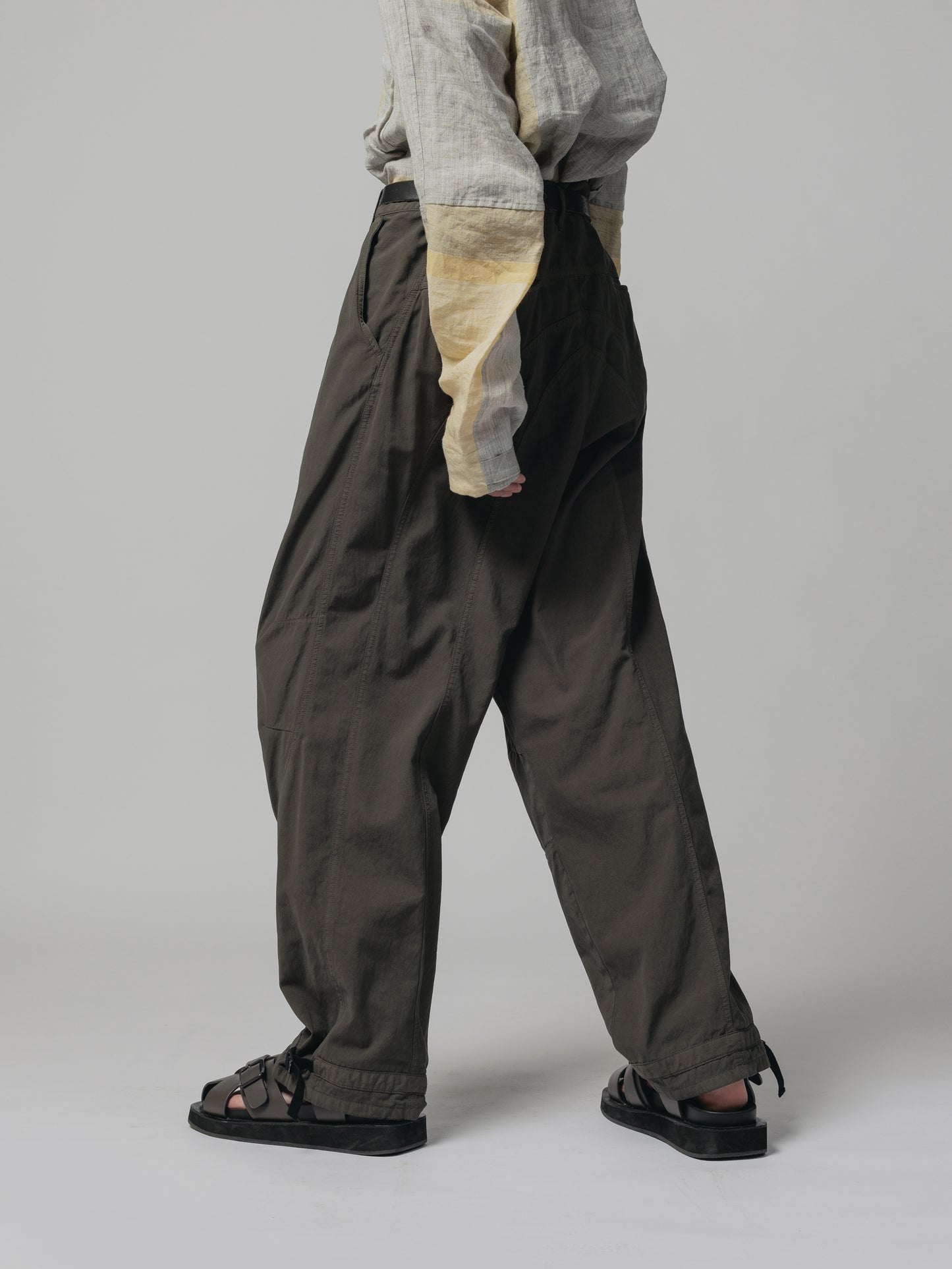 
                  
                    DRY COTTON WIDE TROUSERS
                  
                