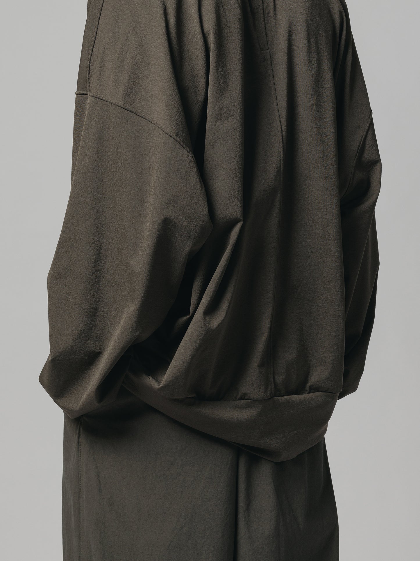 
                  
                    NYLON SMOOTH ZIP-UP CARDIGAN
                  
                