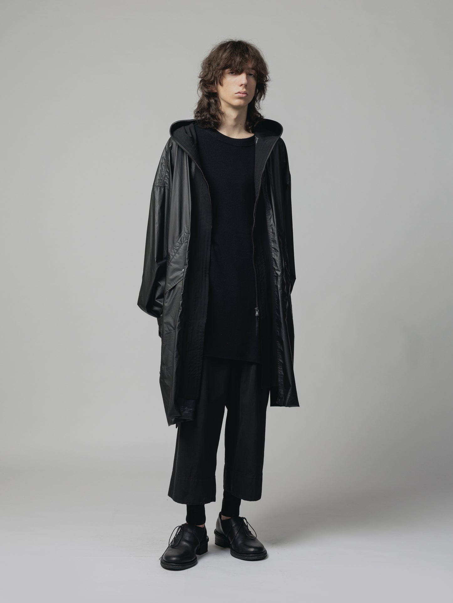 
                  
                    NYLON HOODED COAT
                  
                