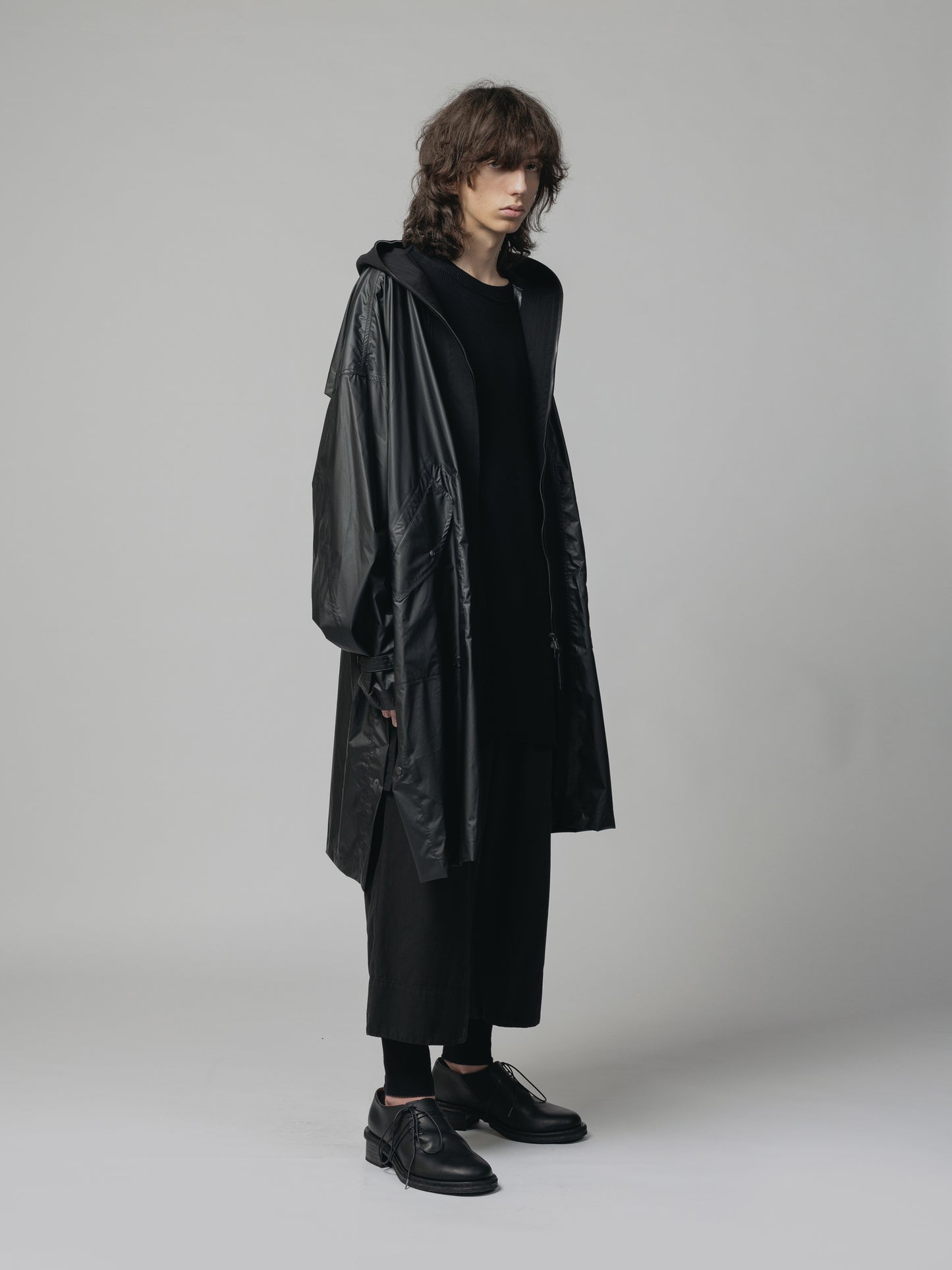 
                  
                    NYLON HOODED COAT
                  
                