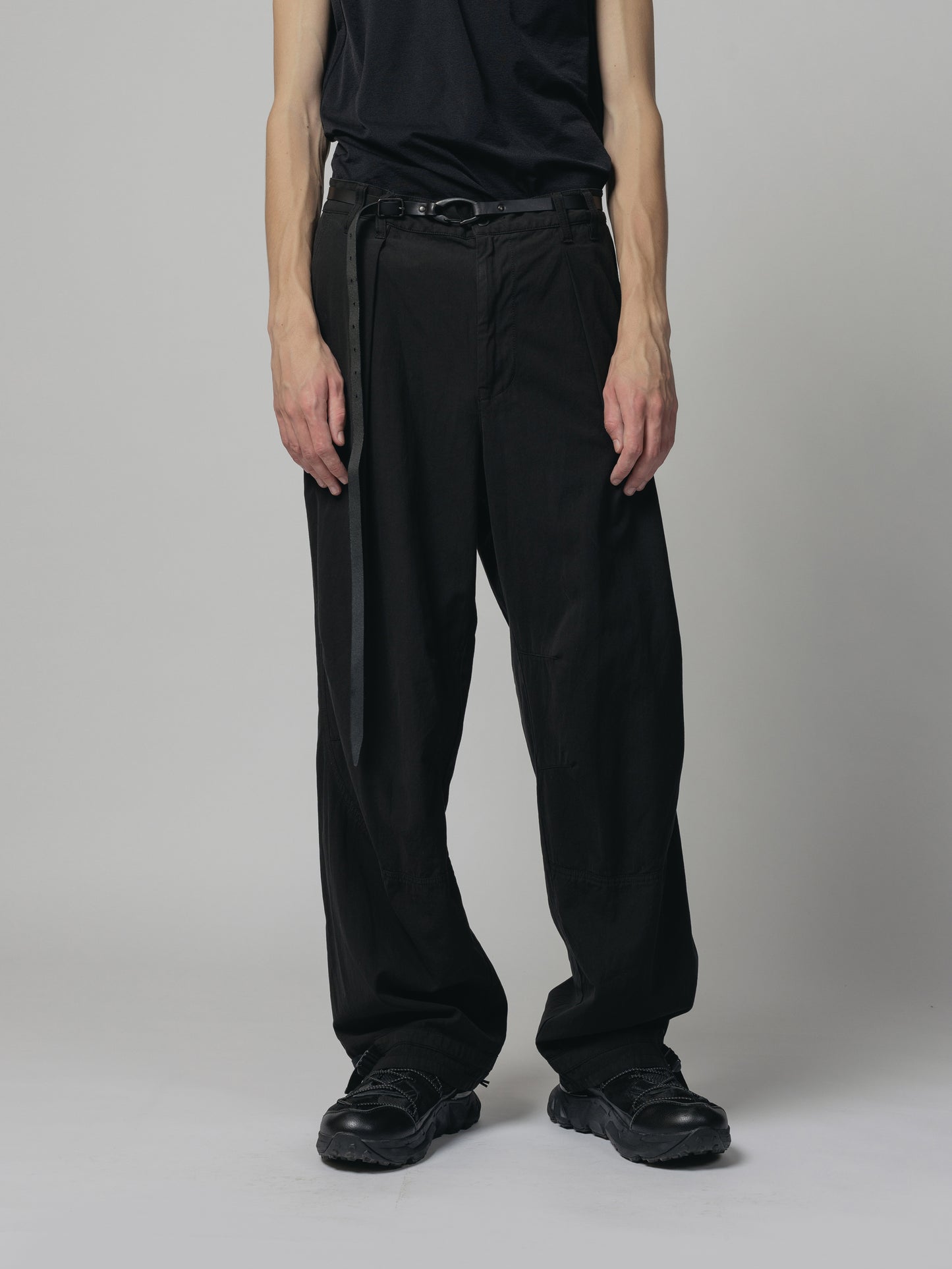 
                  
                    DRY COTTON WIDE TROUSERS
                  
                