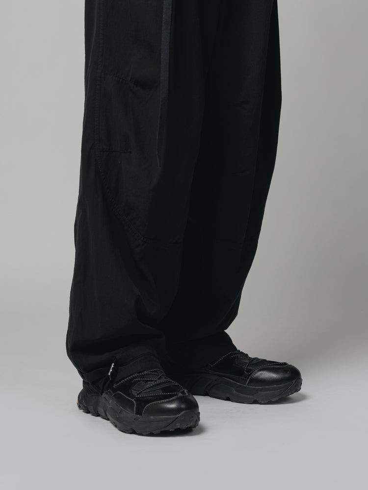 
                  
                    DRY COTTON WIDE TROUSERS
                  
                