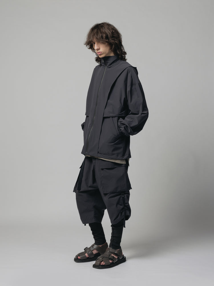 
                  
                    WATER-REPELLENT HOODED JKT
                  
                