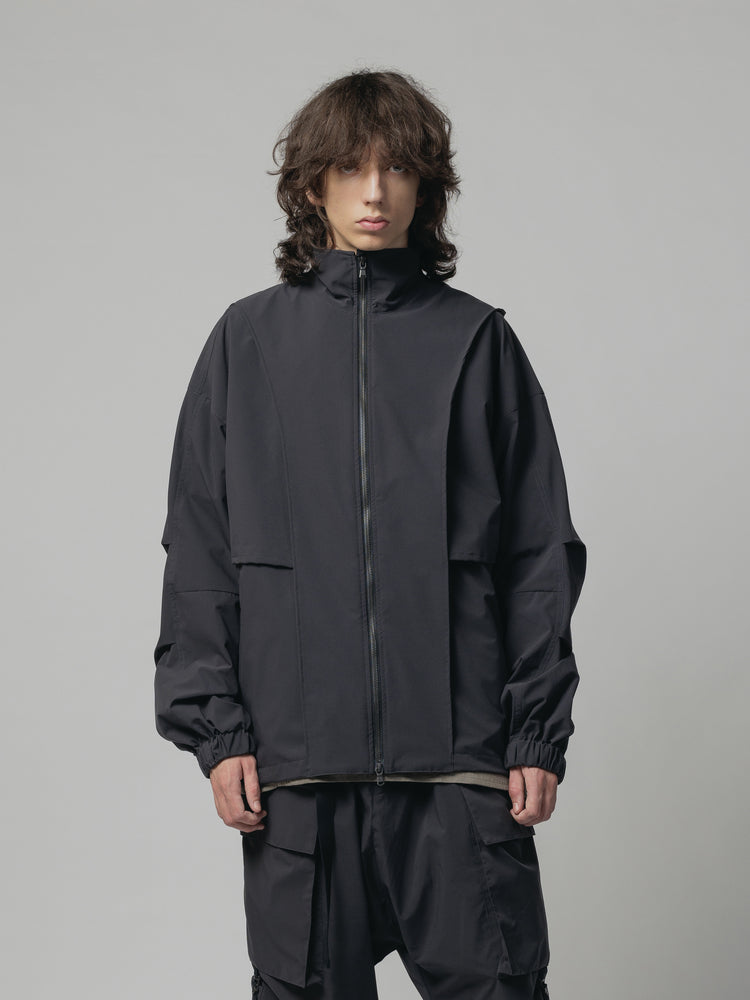 
                  
                    WATER-REPELLENT HOODED JKT
                  
                