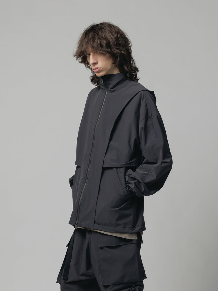 
                  
                    WATER-REPELLENT HOODED JKT
                  
                