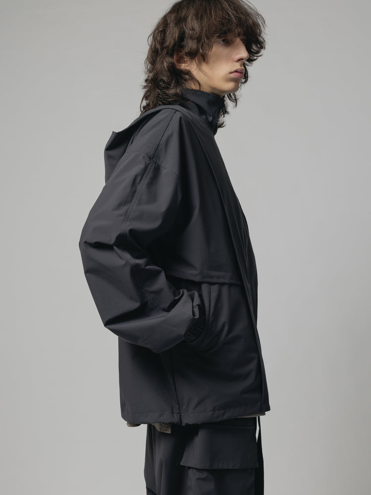 
                  
                    WATER-REPELLENT HOODED JKT
                  
                