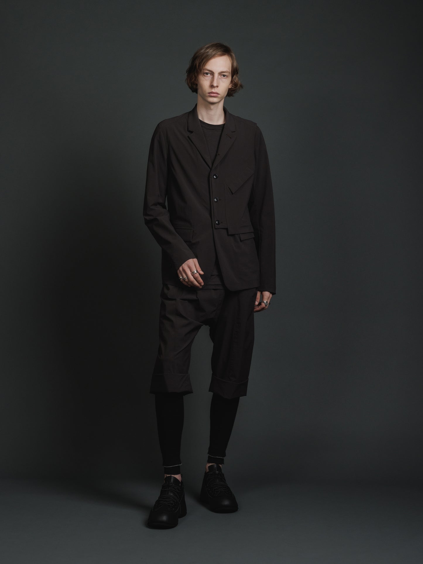
                  
                    WATER-REPELLENT STRETCH HALF PANTS
                  
                