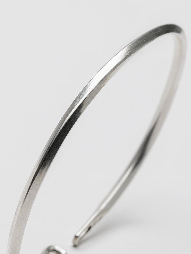 
                  
                    [WERKSTATT:MÜNCHEN] BANGLE SIDE HOOK TWISTED
                  
                