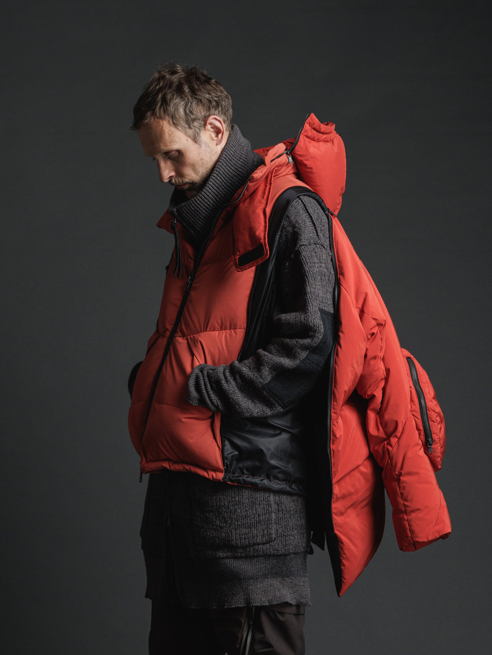
                  
                    HOODED DOWN JACKET
                  
                
