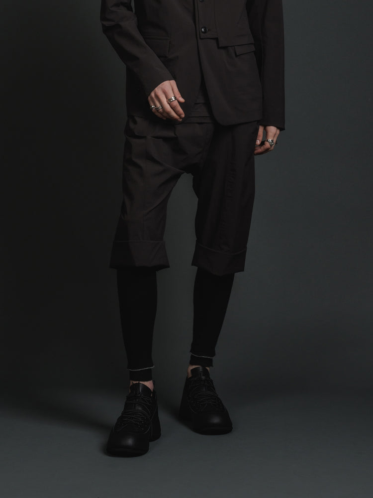 
                  
                    WATER-REPELLENT STRETCH HALF PANTS
                  
                