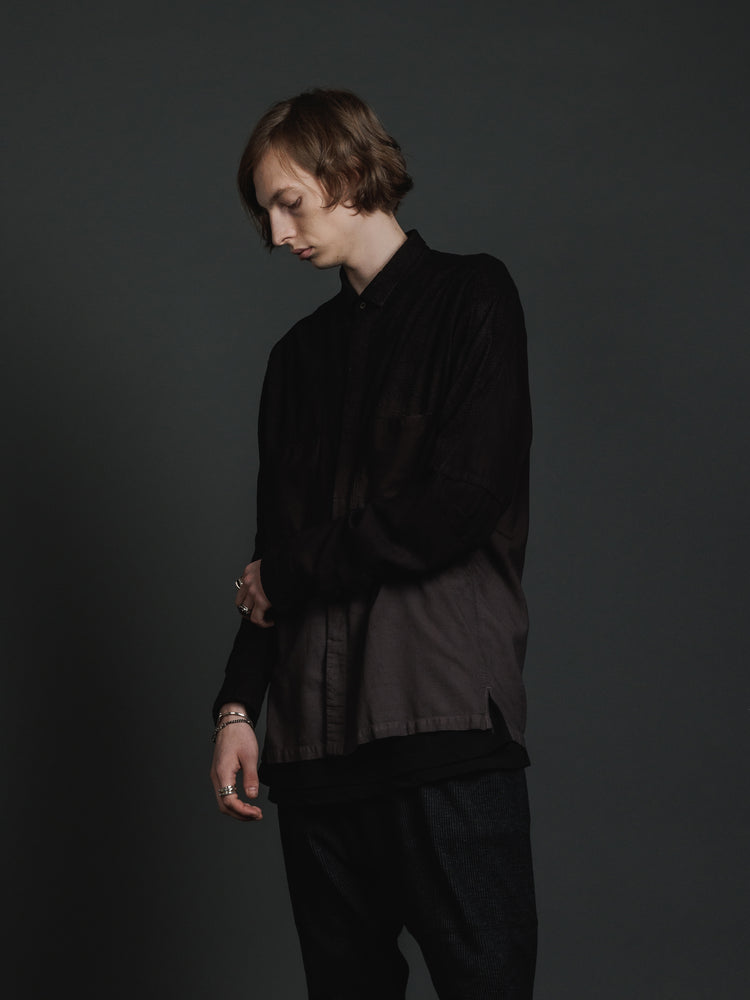
                  
                    GRADATION DYE SHIRT
                  
                