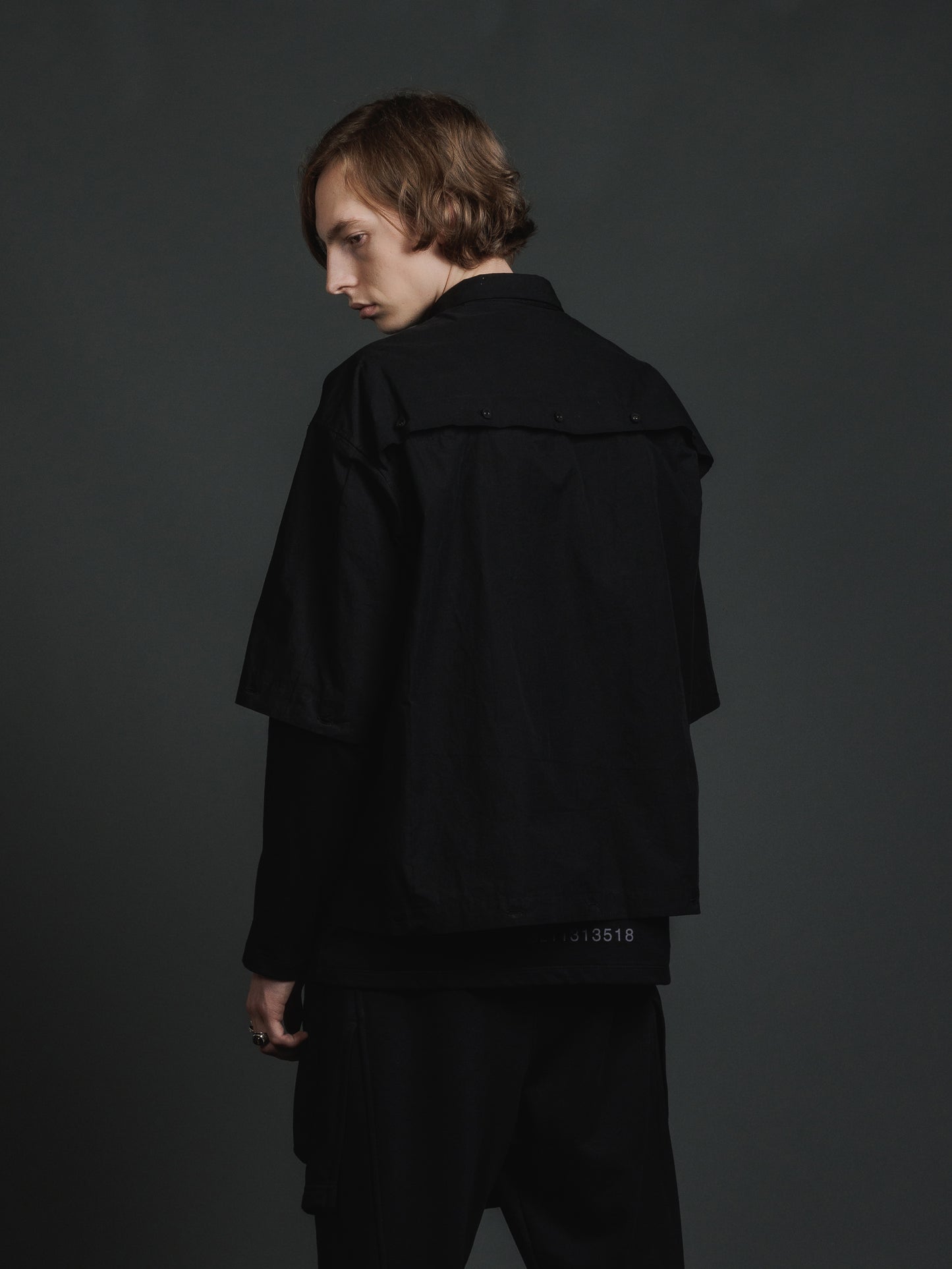 
                  
                    DETACHABLE SHIRT
                  
                