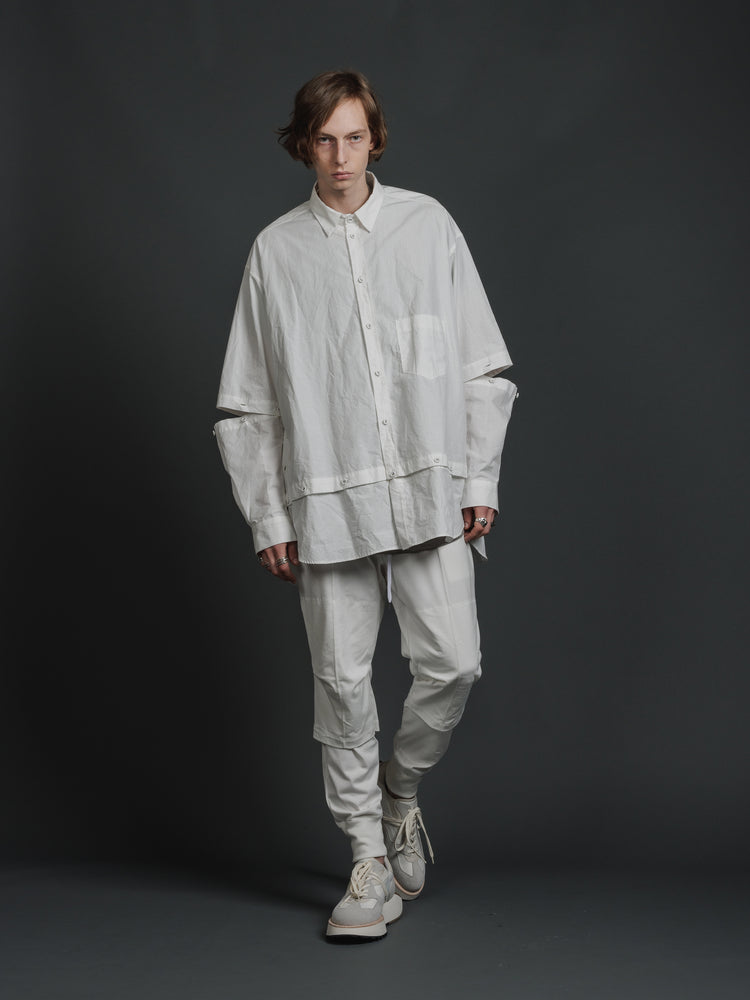 
                  
                    DETACHABLE SHIRT
                  
                