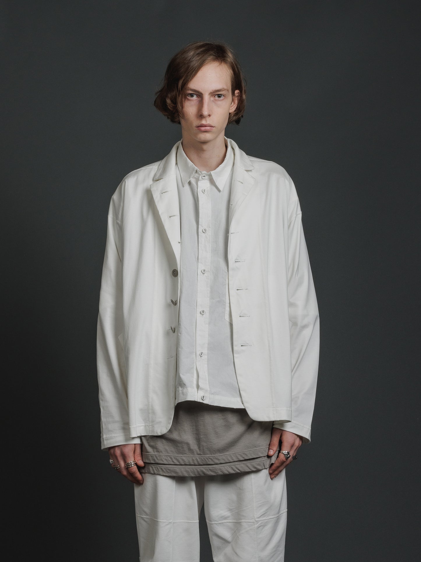 
                  
                    DETACHABLE SHIRT
                  
                