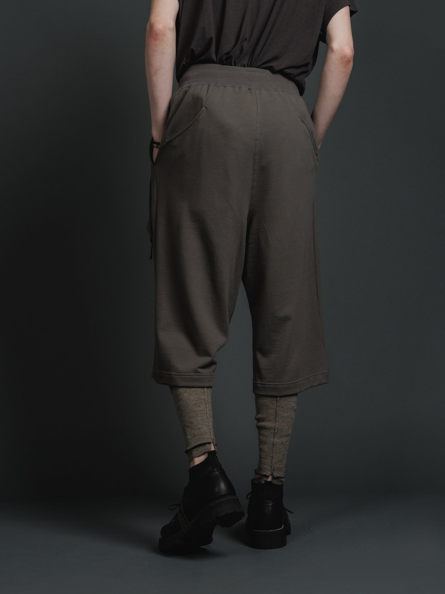 
                  
                    SWEAT WRAP PANTS
                  
                