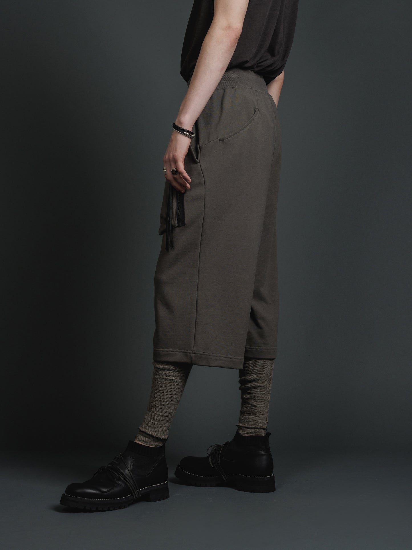 
                  
                    SWEAT WRAP PANTS
                  
                