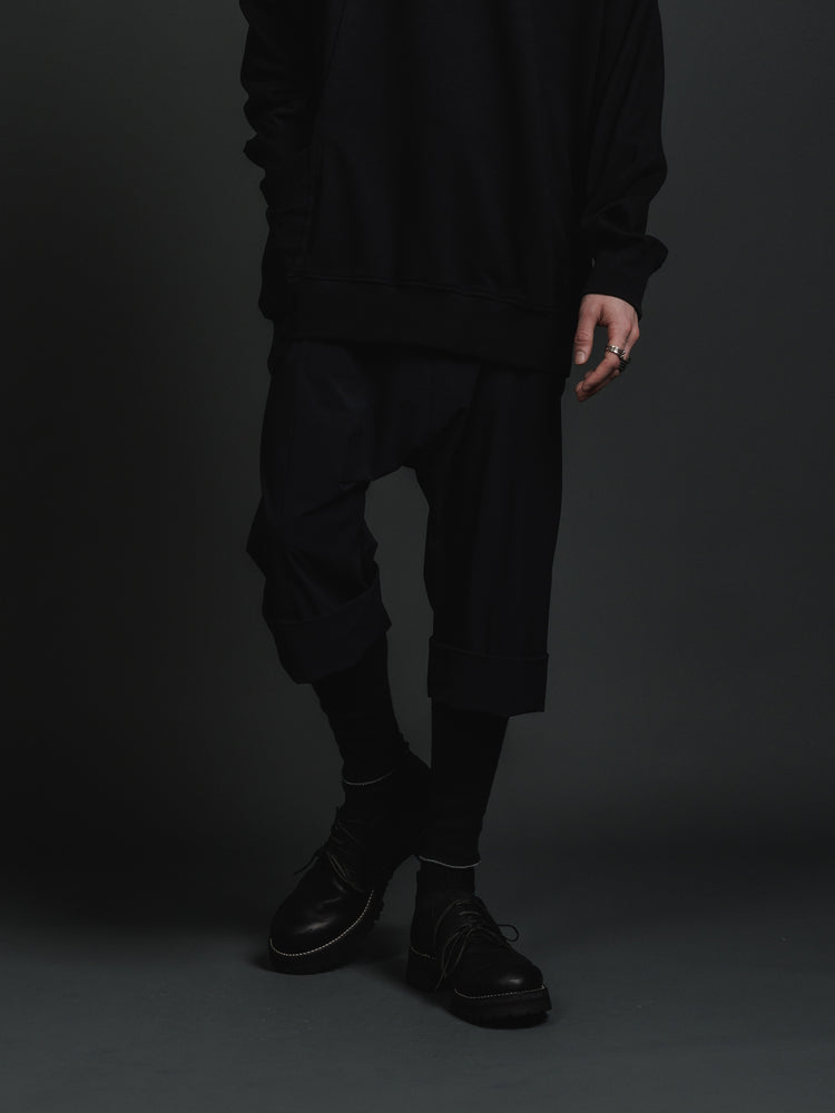 
                  
                    WATER-REPELLENT STRETCH HALF PANTS
                  
                