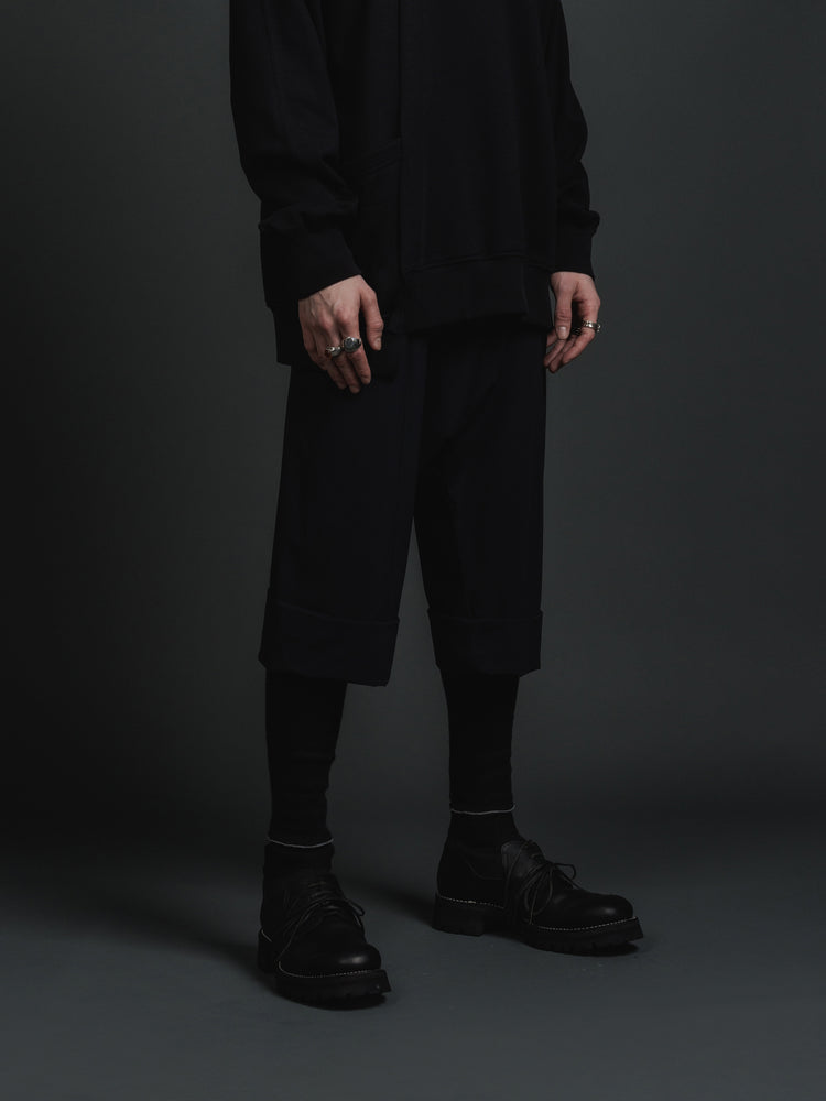 
                  
                    WATER-REPELLENT STRETCH HALF PANTS
                  
                