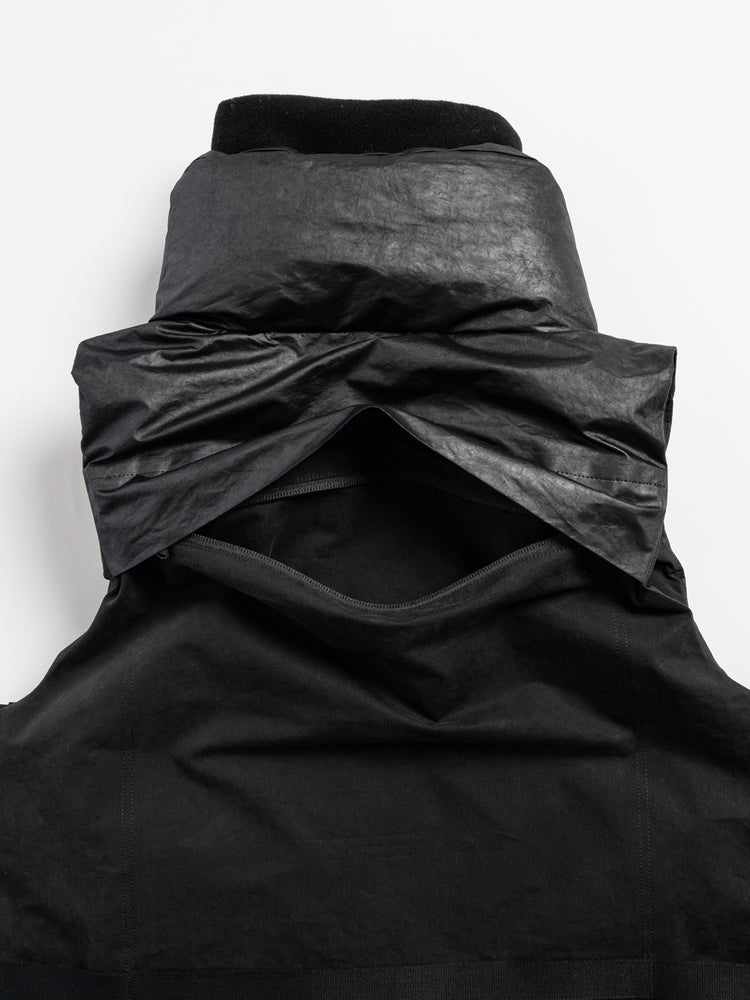 
                  
                    WATER-REPELLENT DOWN VEST
                  
                