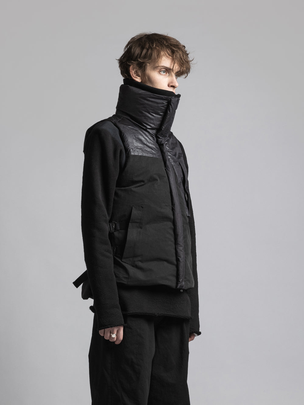
                  
                    WATER-REPELLENT DOWN VEST
                  
                