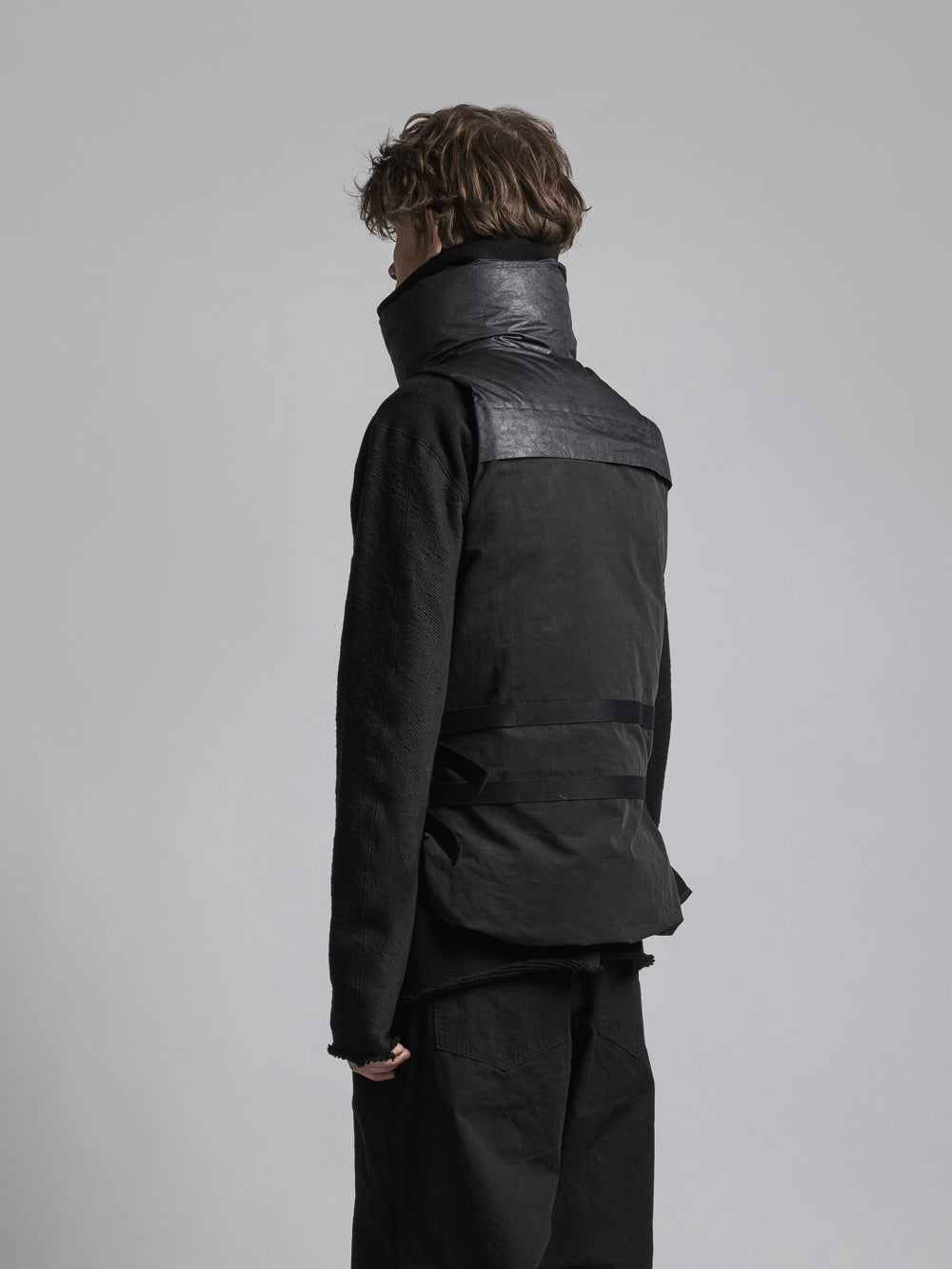 
                  
                    WATER-REPELLENT DOWN VEST
                  
                