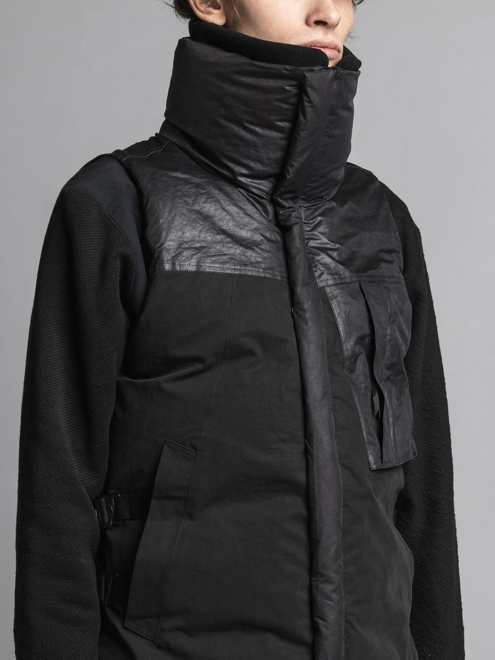 
                  
                    WATER-REPELLENT DOWN VEST
                  
                