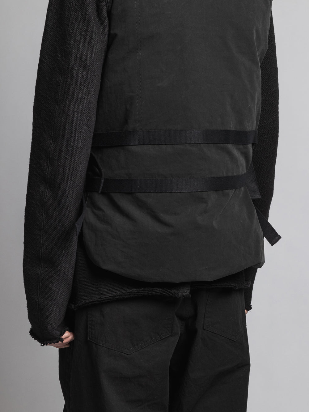 
                  
                    WATER-REPELLENT DOWN VEST
                  
                