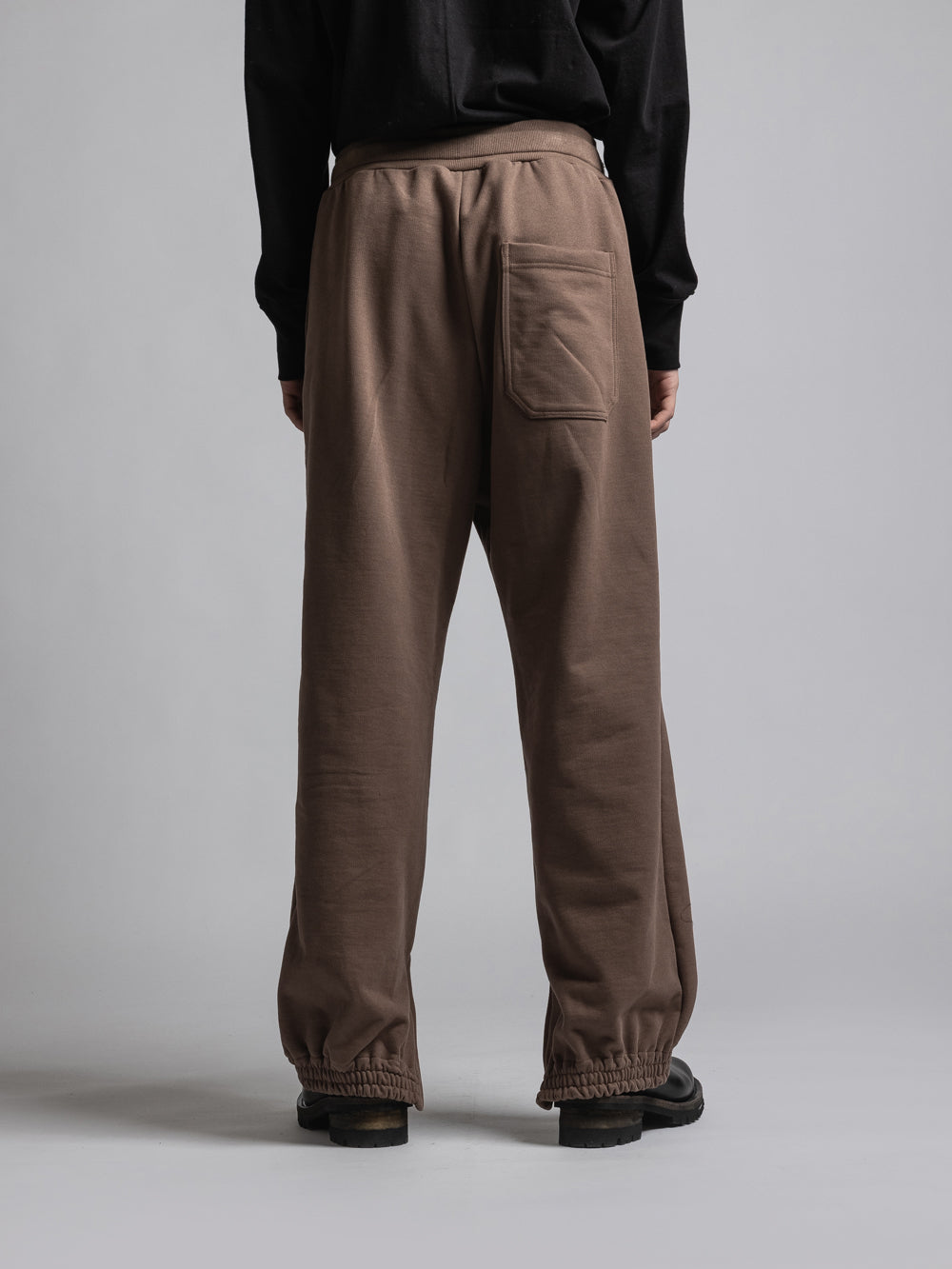 
                  
                    FADED SWEAT ZIP PANTS
                  
                