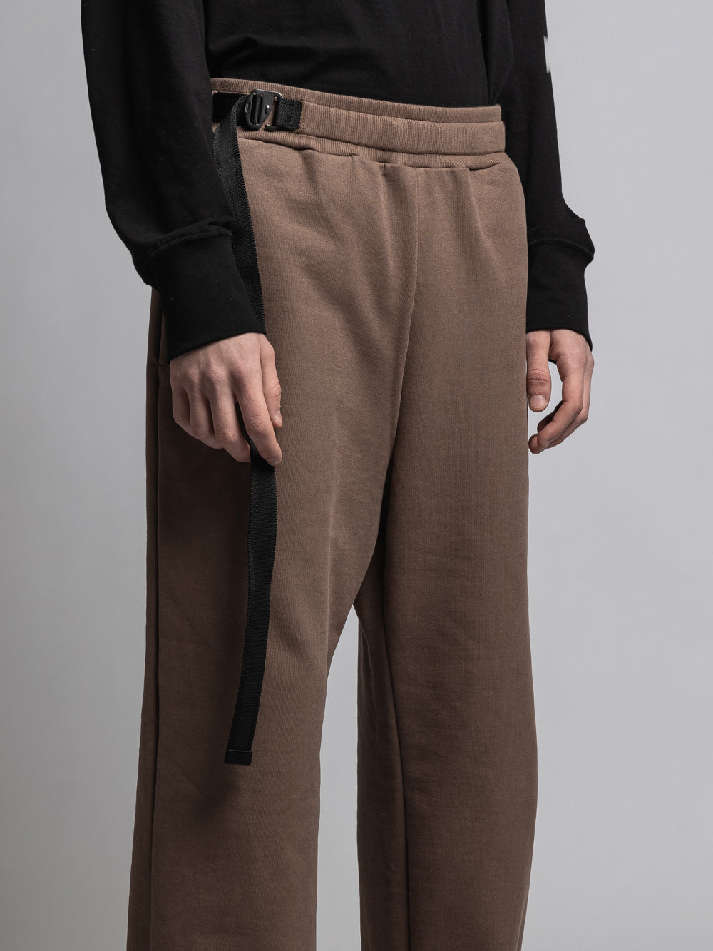 
                  
                    FADED SWEAT ZIP PANTS
                  
                