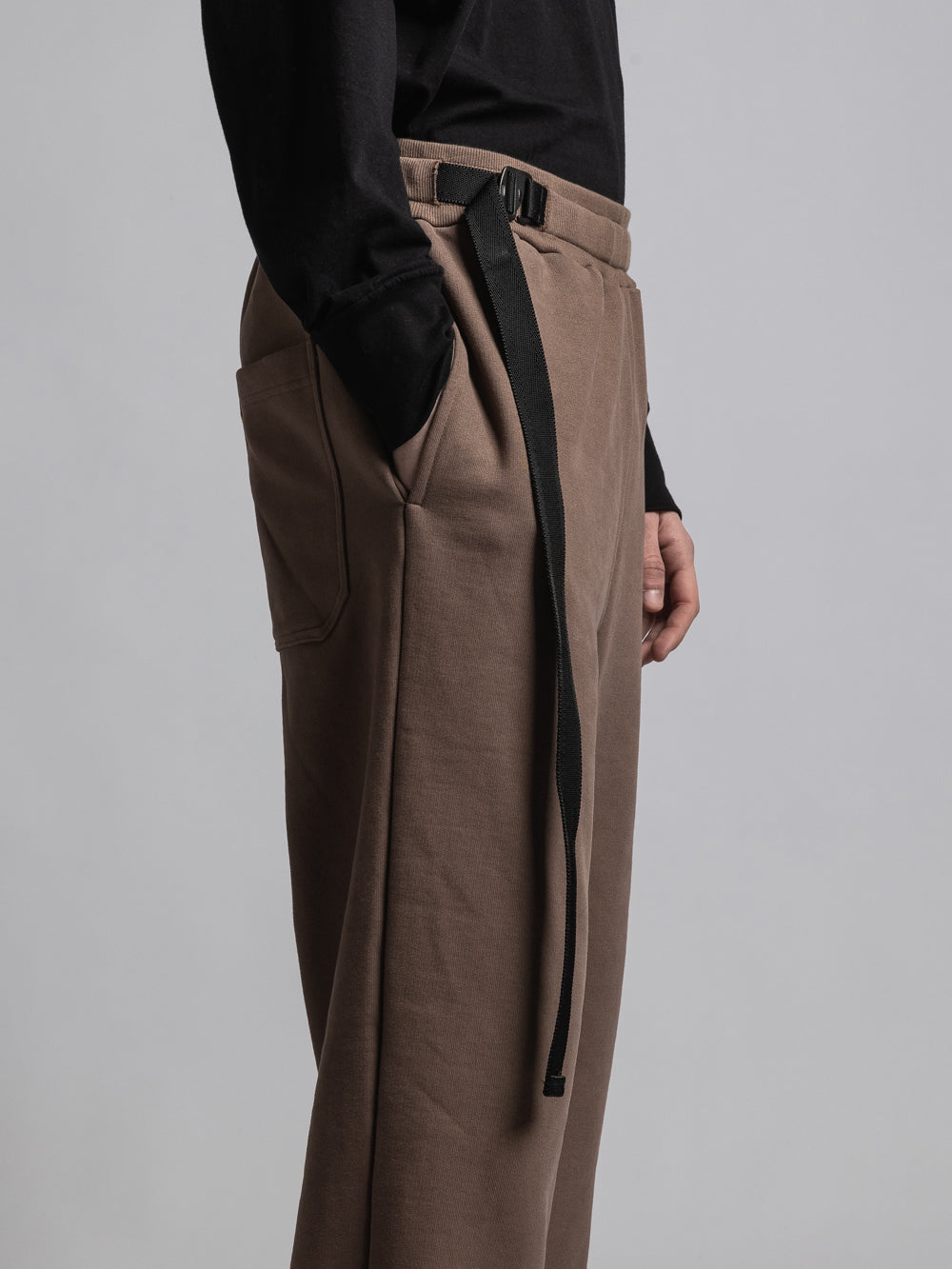 
                  
                    FADED SWEAT ZIP PANTS
                  
                