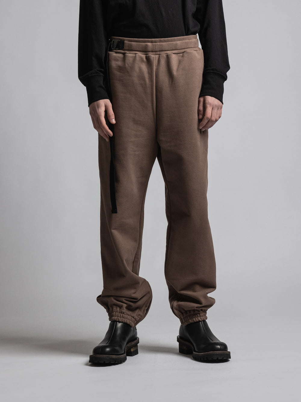
                  
                    FADED SWEAT ZIP PANTS
                  
                