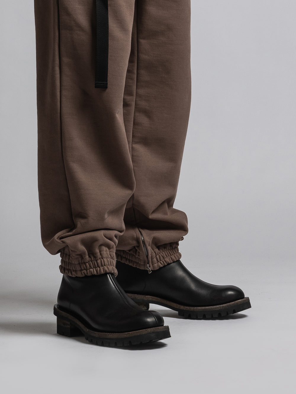 
                  
                    FADED SWEAT ZIP PANTS
                  
                