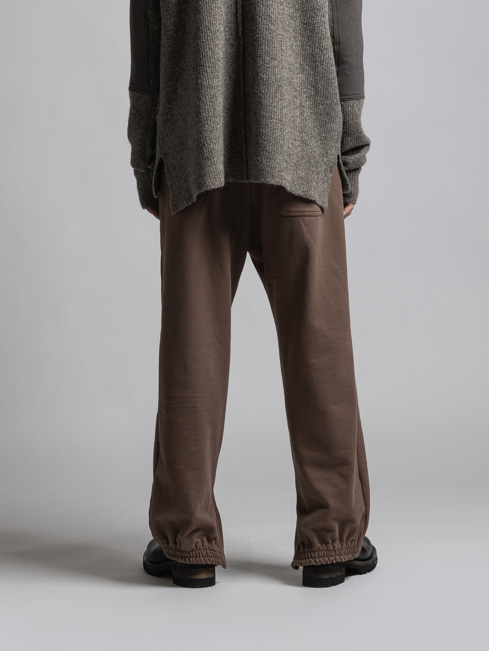 
                  
                    FADED SWEAT ZIP PANTS
                  
                