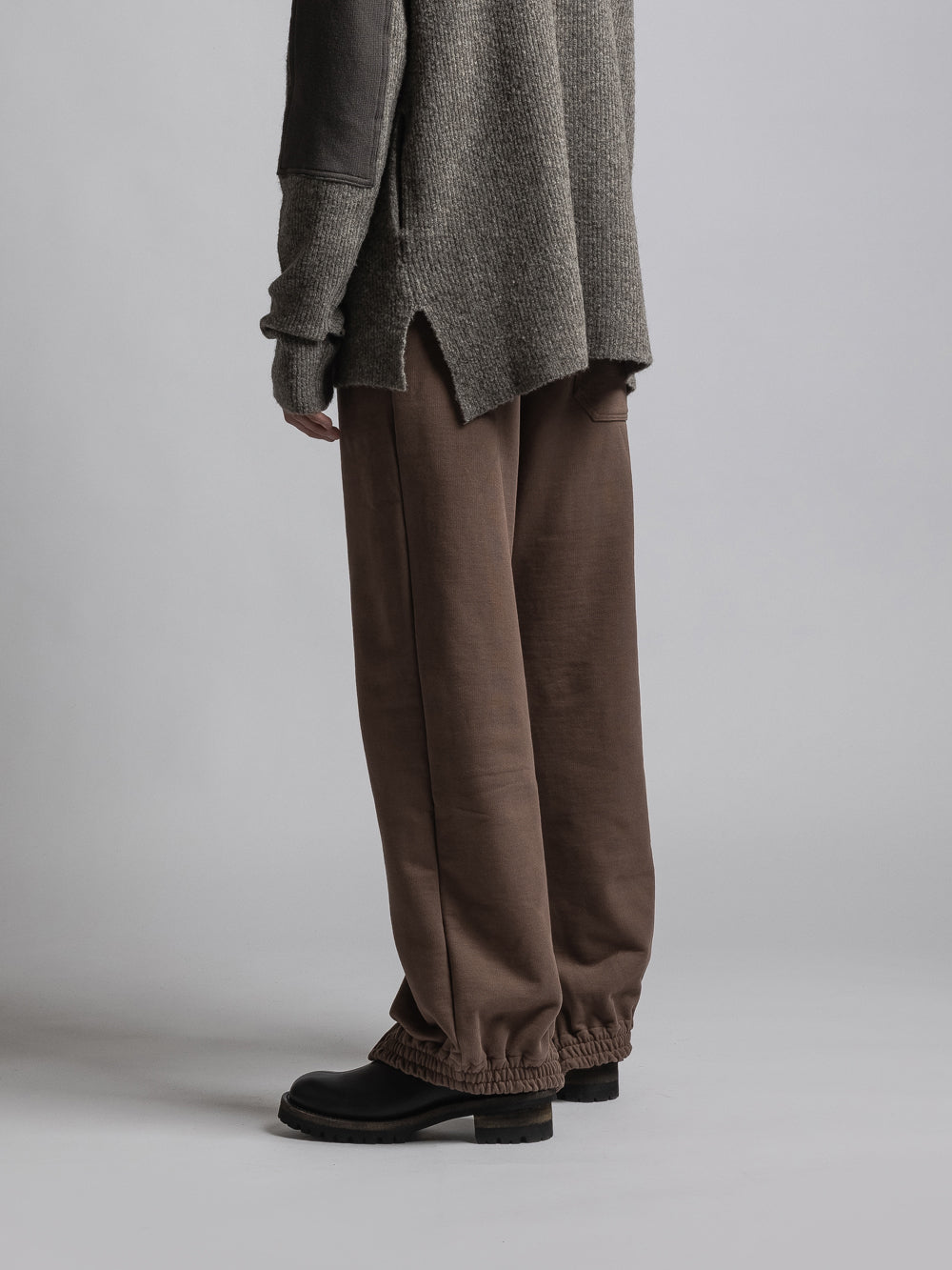 
                  
                    FADED SWEAT ZIP PANTS
                  
                